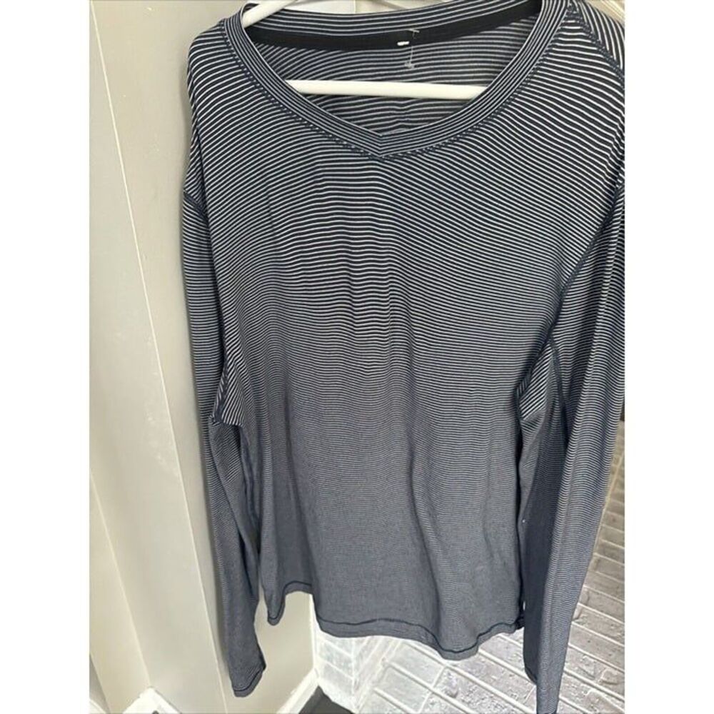 Lululemon Blue Striped Long Sleeve Activewear Shirt Men's Size L Casual Euro